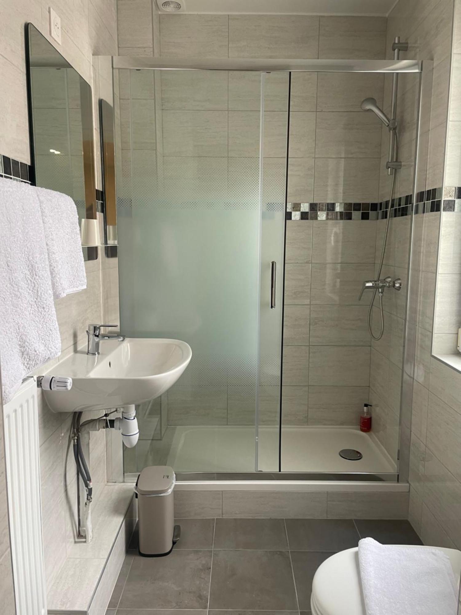 Le Florus Hotell Montrouge Exteriör bild